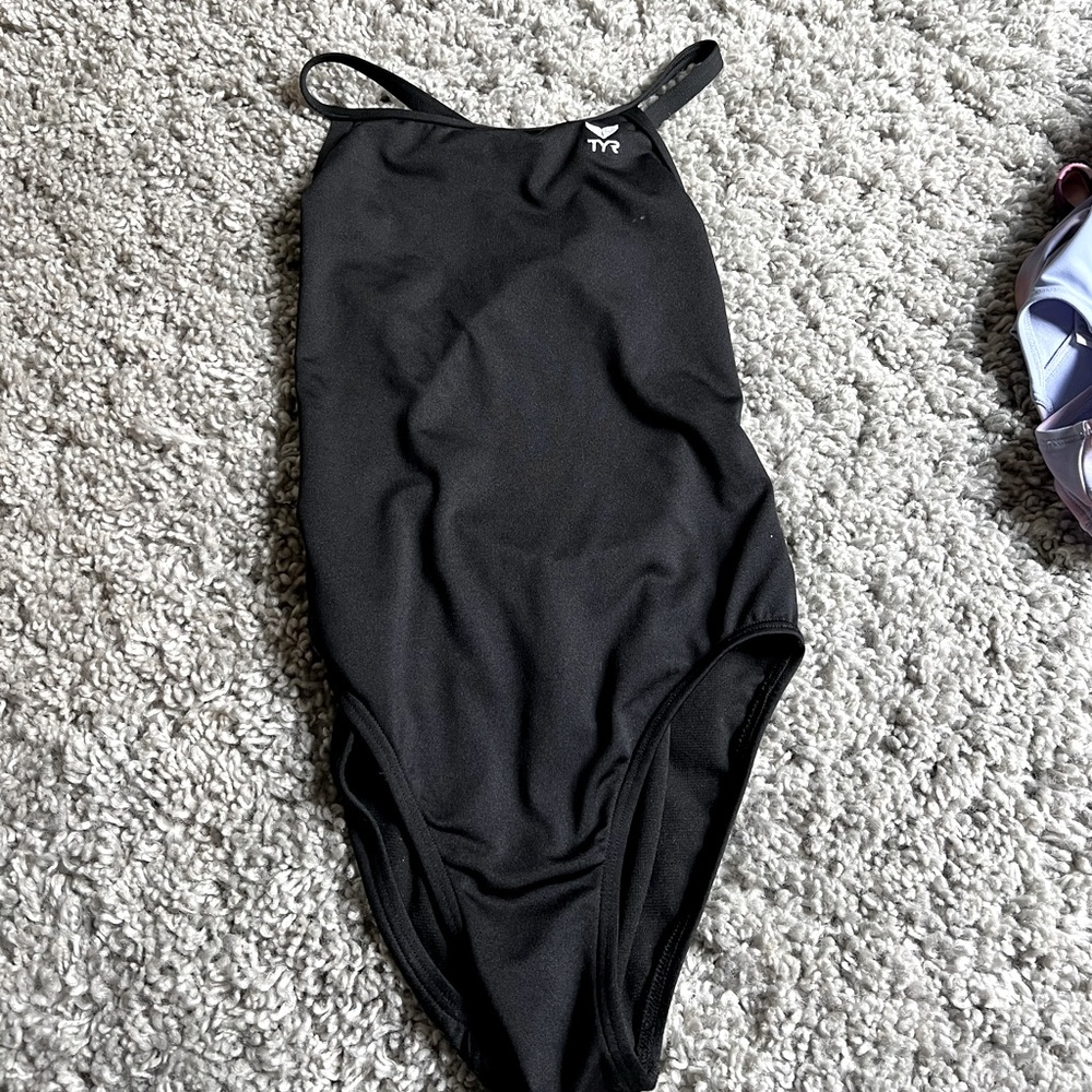 TYR WOMEN’s swim suit size 30